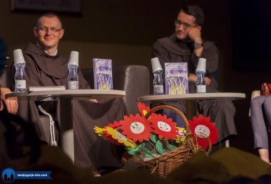 Otvori galeriju ne-lomite-napukle-trske_04.jpg