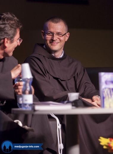 Otvori galeriju ne-lomite-napukle-trske_05.jpg