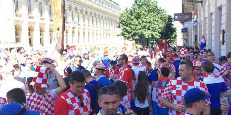 Hrvatski navijači su okupirali Lens; pogledajte video atmosfere