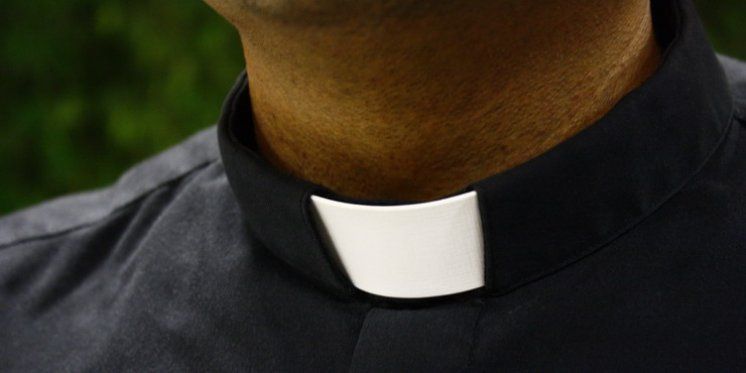 NJEMAČKA Provalnik teško ozlijedio katoličkog svećenika