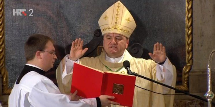 Hvarski biskup Petar Palić dopustio slavljenje župne nedjeljne mise u subotu navečer