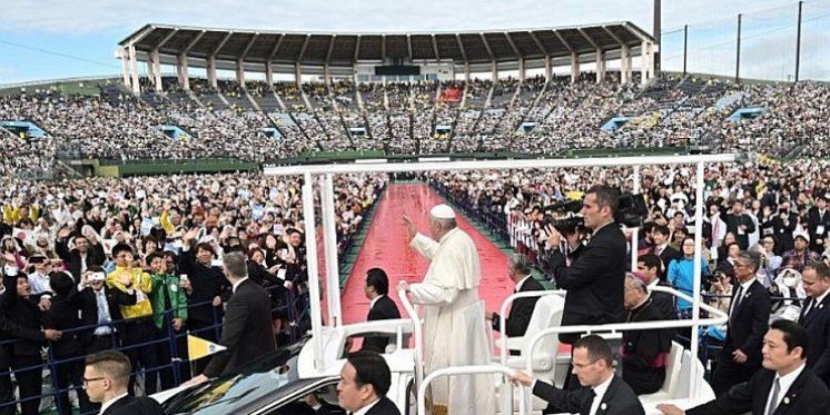 Papa Franjo slavio prvu misu u Japanu u Nagasakiju
