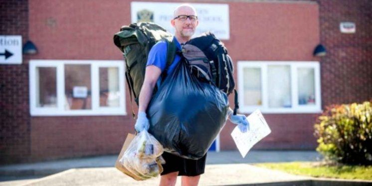 Učitelj hoda 8 kilometara na dan kako bi podijelio besplatne obroke učenicima
