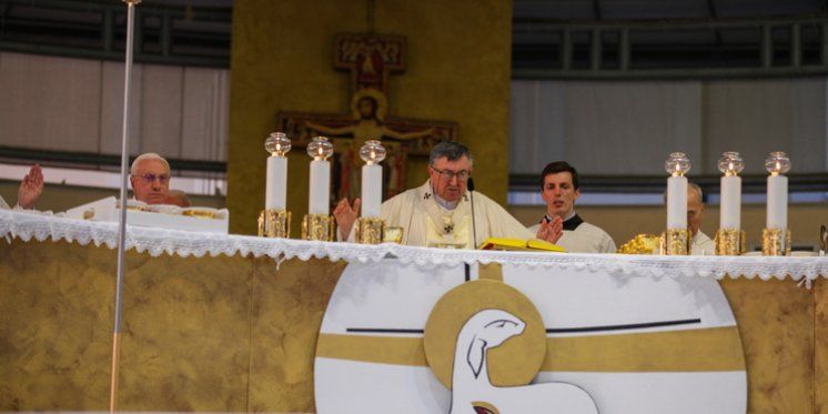Svećenici u Vrhbosanskoj nadbiskupiji ponovno mogu slaviti mise s narodom