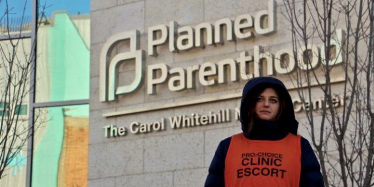 Djelatnici Planned Parenthooda pod zakletvom priznali da su živa djeca ostavljana umrijeti nakon pobačaja