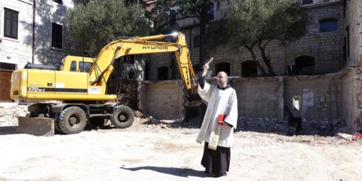Imotski franjevci dograđuju svoj samostan novom zgradom. Blagoslovili gradilište