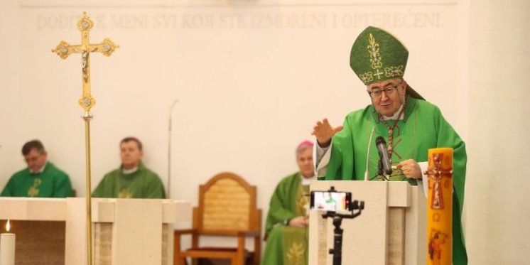 Kardinal Puljić u Glini: Bog je potresao ljudska srca da imaju srca jedni za druge