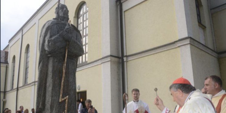 Kardinal Puljić blagoslovio kip sv. Ilije proroka u Bosanskom Brodu