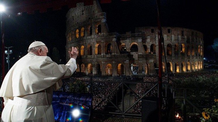 Papa Franjo po prvi put autor razmatranja križnog puta u Koloseju