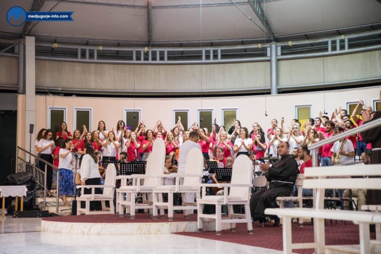 MEĐUNARODNI ZBOR I ORKESTAR JE SPREMAN